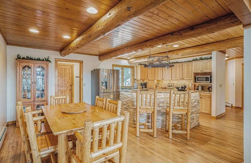 Estes Park Cabin | Cozy Estes Park Cabin w/Stunning Mountain Views!