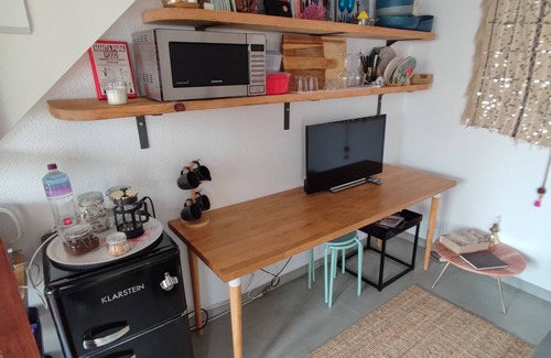Ameijeira House | Cozy Family House's Studio - 8 minutes from beach.