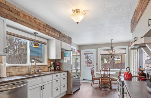 Coeur d'Alene House | Cozy Farmhouse – Treehouse, Fire Pit, Near Downtown & Winter Fun!