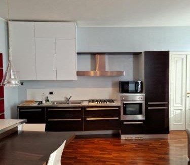 Porta Genova Apartment | Cozy flat mins walk to Navigli and metro Porta Genova