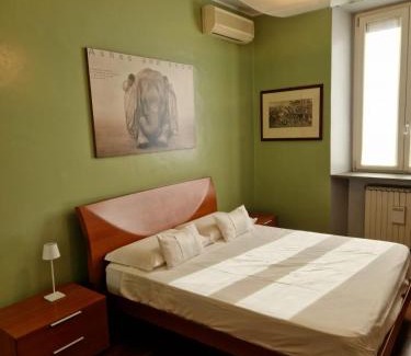 Porta Genova Apartment | Cozy flat mins walk to Navigli and metro Porta Genova