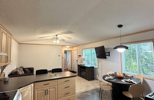 Grayson Cabin | Cozy Getaway Cabin at Crooked Lake: Walking Distance to the Beach