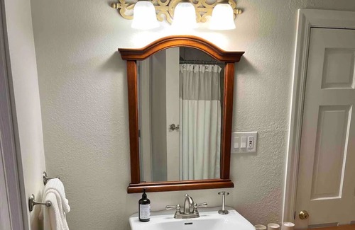Bel Aire House | Cozy Guest Suite with Amazing Views from Front Porch and Hot Tub