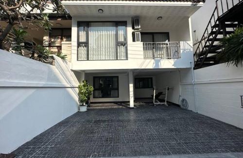 Chom Phon House | Cozy home @ Chatcuchak/中文服务