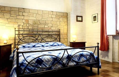 Sovicille Other | Cozy home for 3 people with heated pool 15 minutes from Siena