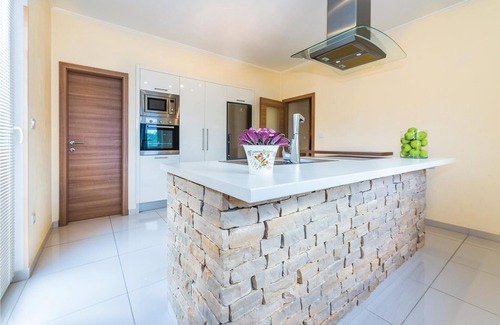 Sibenik House | Cozy home in Dubrava with WiFi