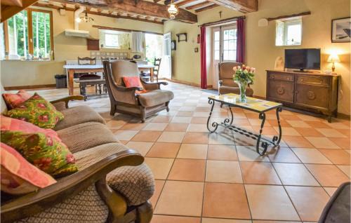 Saint-Germain-du-Pert House | Cozy Home In St Germain Du Pert