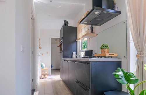 Heinkenszand House | Cozy home in Heinkenszand with kitchen