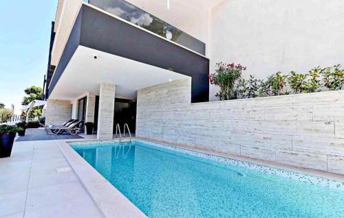 Icici House | Cozy Home In Icici With Harbor View