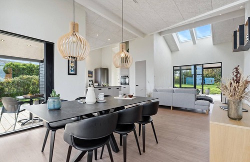 Lemvig House | Cozy home in Lemvig with house sea view