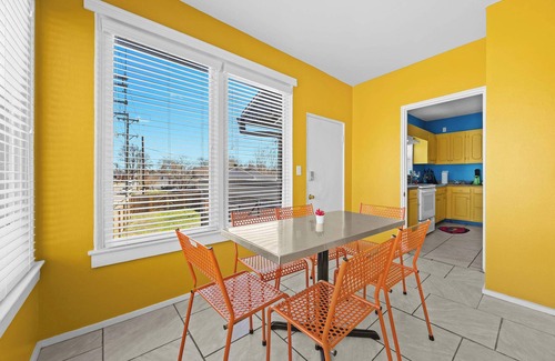 Schnitzelburg House | Cozy Home in Lou’s Art District | Perfect for WFH!