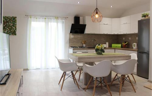 Dracevica House | Cozy Home In Nerezisca With Wifi