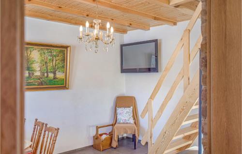 Nowe Warpno House | Cozy Home In Nowe Warpno With Lake View
