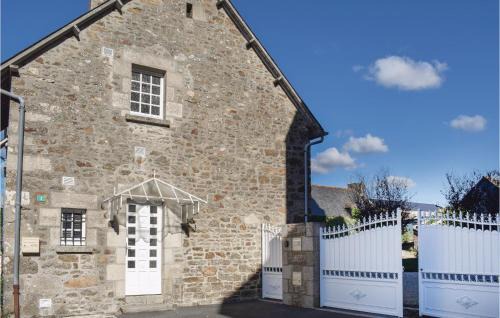 Plancoet House | Cozy Home In Plancoët With Wifi