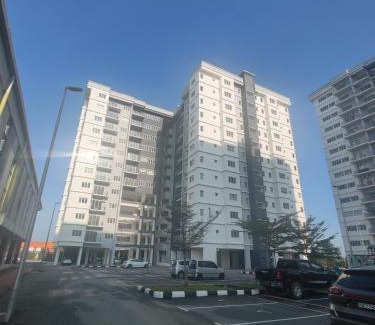 Taman Kolej Perdana Apartment | Cozy Home Kampar (UTAR) 5bedrooms 10pax Free WiFi