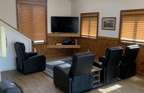 Au Gres House | Cozy Home Lake Huron with Loft 2 Bedroom 1 Bathroom