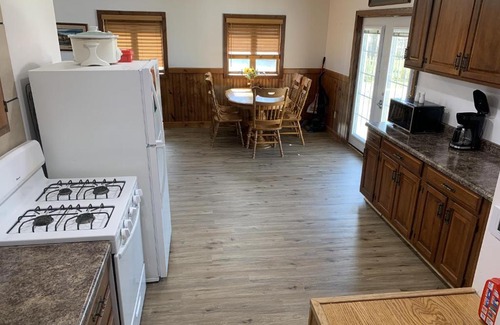 Au Gres House | Cozy Home Lake Huron with Loft 2 Bedroom 1 Bathroom