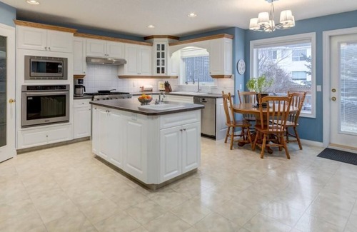 Valley Ridge House | Cozy Home on the route to Baff