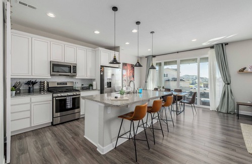 Henderson House | Cozy Home with Fireplace, Hot Tub, and Game Room 15-20 mins to Downtown