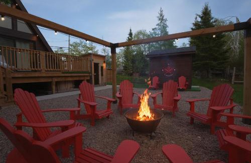 MacTier House | Cozy, Hot Tub, Sauna, Heated Floors, EV, Nespresso