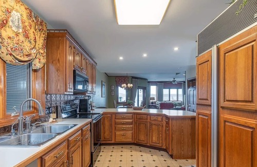 Malta House | Cozy, immaculate, lake front property. Only a few minutes to Saratoga Springs!