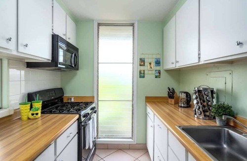 Kihei Condo | Cozy Kihei Getaway | Steps to Beach & Ocean Views