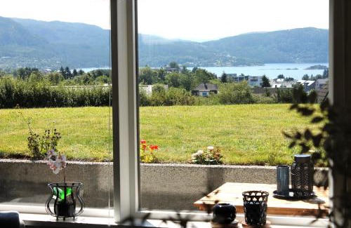 Jorpeland Apartment | Cozy Landscape House, Near pulpit Rock