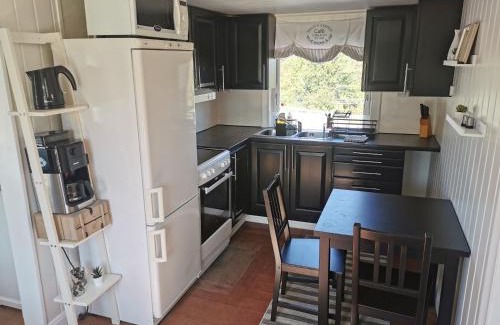 Ed Apartment | Cozy little house, centrally located in Ed!