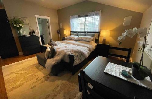 Gibsons Apartment | Cozy loft in Upper Gibsons