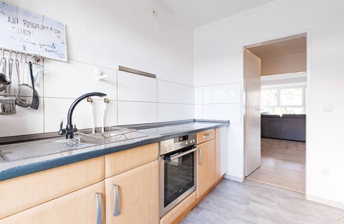 Duisburg City Center House | Cozy Loft with Mercatorstraße wiev Wi-Fi - Netflix