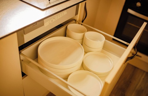 Leicester House | COZY,LUXURY AND STYLISH TWO BEDROOM HOMEnwith Garden, Gym & Work spaces.