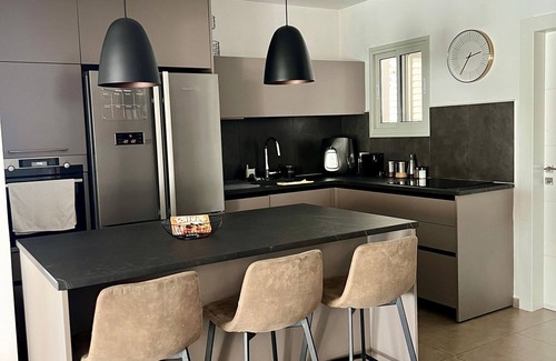 Tel Aviv Apartment | Cozy Mini Penthouse in North TLV 115Sqm - MAMAD