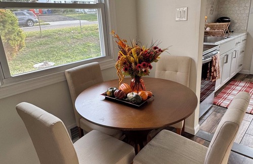Jefferson Manor House | Cozy Modern Comfort Near Old Town Alexandria