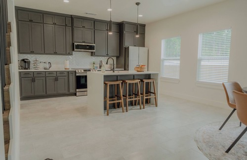 Haltom City House | Cozy modern home. Centrally locate. Fun for the whole family