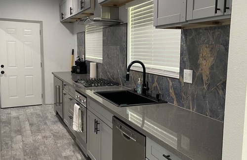 Central Sacramento House | Cozy Modern House, Heart of Midtown! 2 Bedrooms