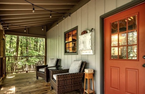 Walnut Mountain Cabin | Cozy Mountain Cabin close to Ellijay and Blue Ridge
