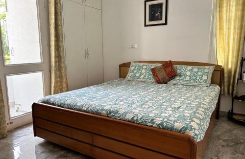 Chandigarh Apartment | Cozy Nest - Garden Facing Apartment with Kitchen