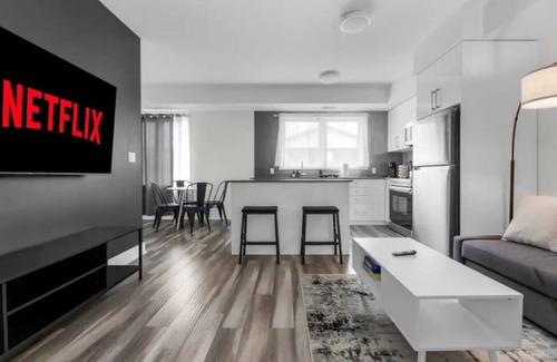 Niagara Falls House | Cozy Niagara Townhouse | 5 Min to Falls | 2 Bed 2 Bath