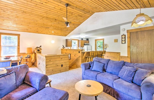 Cranmore Birches Cottage | Cozy North Conway Home: Walk to Slopes & Dtwn