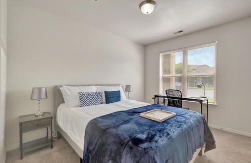 Champaign Apartment | Cozy Oasis-Indoor Heated Pool-2BR-Wifi-Near U of I