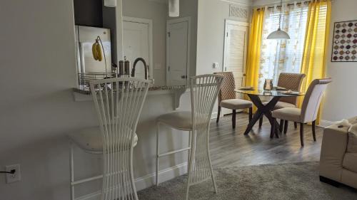 Southeast Raleigh Apartment | CoZy One Bedroom Apartment Exquisite