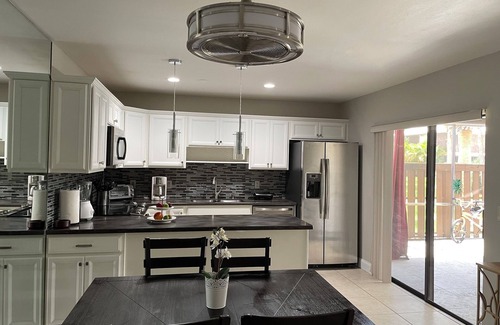 Port Saint Lucie House | Cozy Pet Friendly house in Port St Lucie ! Near hospital and major stores