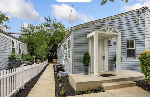 Potomac West House | Cozy Private 2B/1B; DCA & DC vicinity, Self Check-in, Free Parking,walk to metro