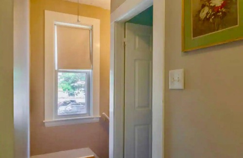Milford Apartment | Cozy Queensize room in Welcoming Milford with Shared Bathroom,Ultrafast WiFi, AC