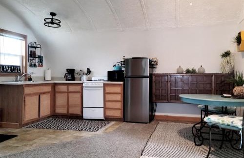 Paw Paw House | Cozy Quonset Hut On Maple Lake