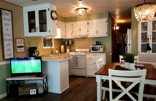 Kissimmee Cottage | Cozy Relaxing Cottage