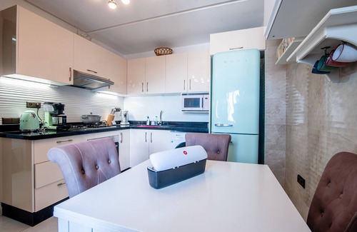 Taddart Apartment | Cozy retreat,just a 5-minute walk from the beach. offers a comfortable&relaxing