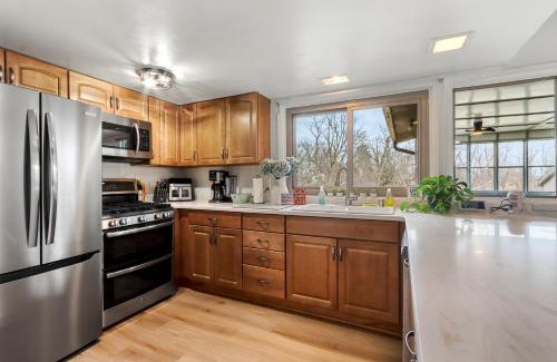 Como House | Cozy Retreat With Game Room Lake Como WI