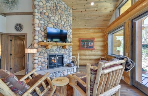 Buena Vista House | Cozy Riverfront Cabin about 1 Mi To Buena Vista