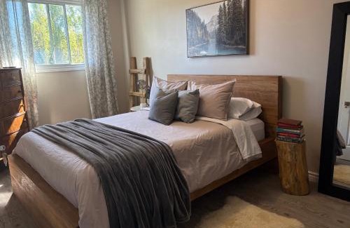 Algoma District House | Cozy Room in Elliot Lake